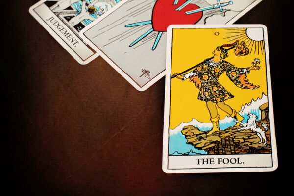 Ý NGHĨA CỦA LÁ BÀI JOKER TRONG BÓI BÀI TAROT
